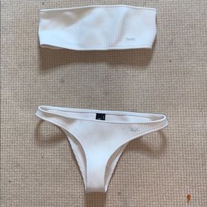 Triangl twinnie white bandeau bikini